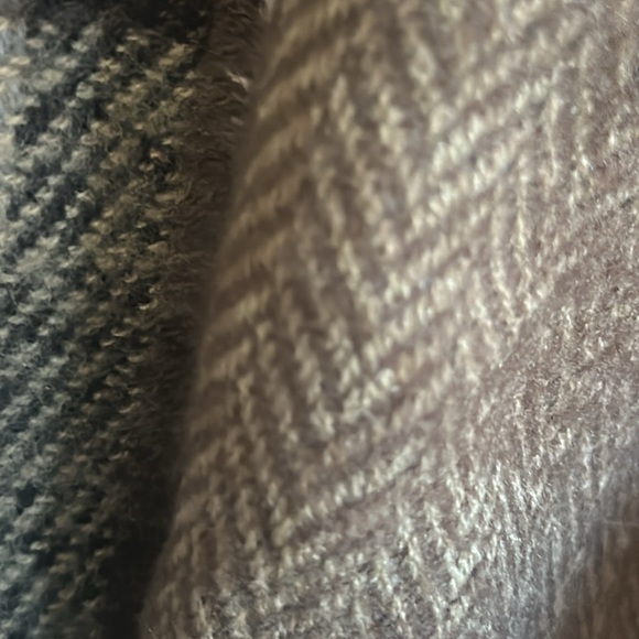 Scarf - Picture 9 of 12